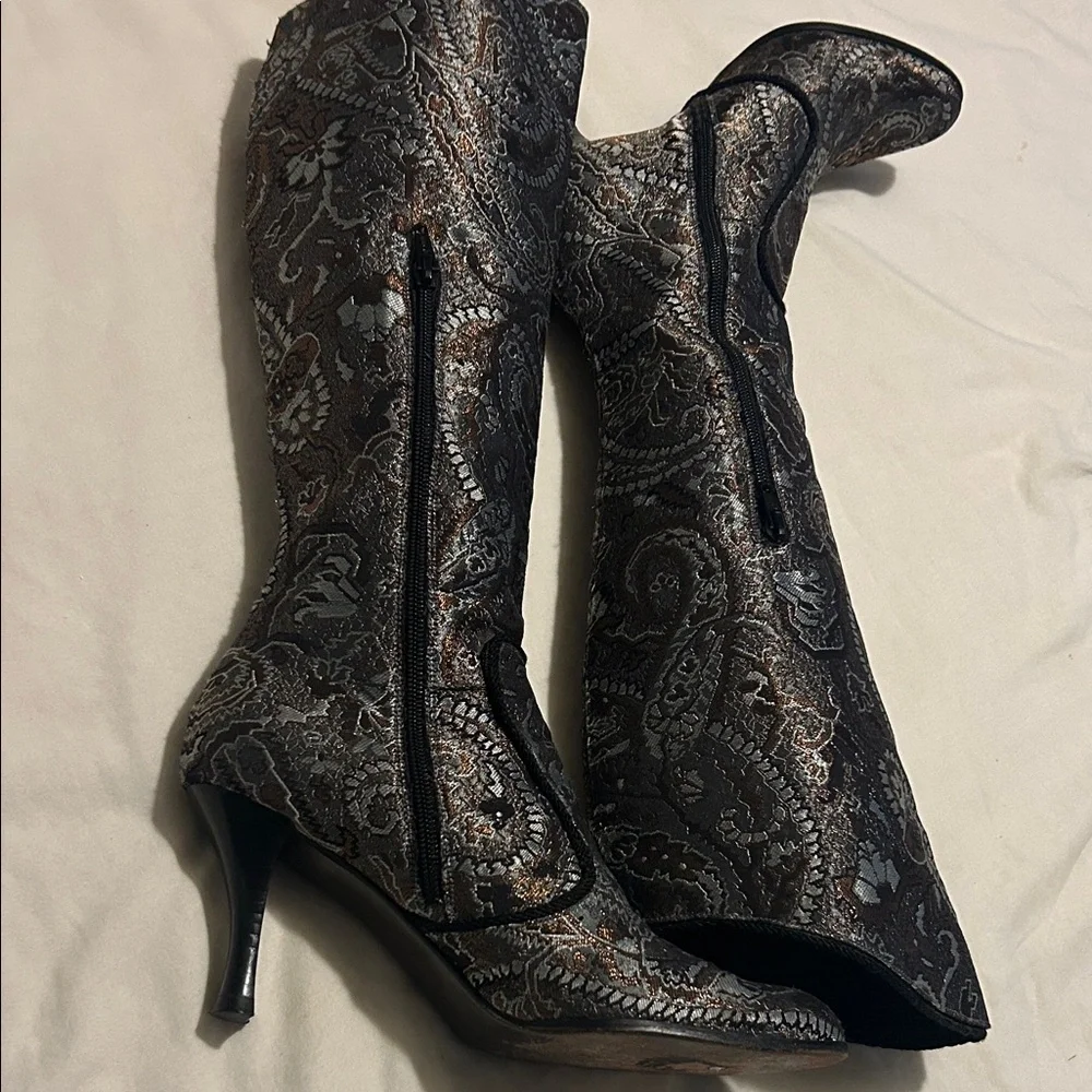 Stuart Weitzman - Picture 3 of 13